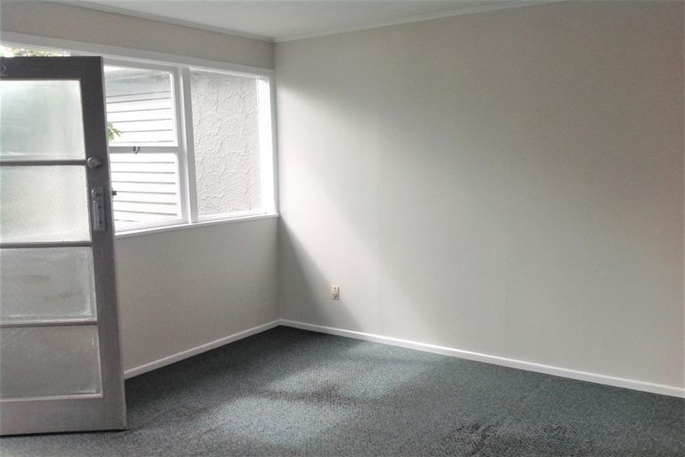 Photo of property in 15 Stamford Park Road, Mount Roskill, Auckland, 1041