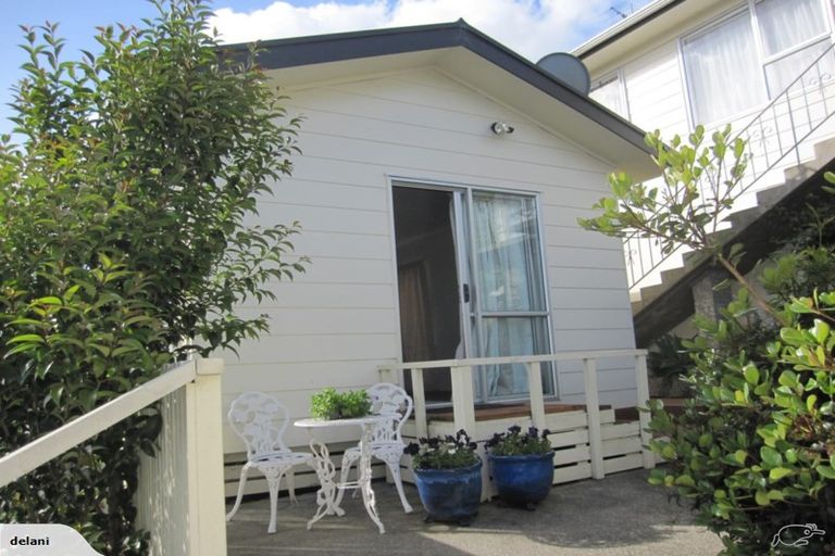 Photo of property in 11 Babington Place, Torbay, Auckland, 0630
