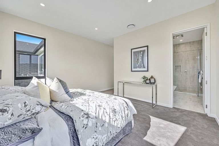 Photo of property in 4 Wheki Place, Swanson, Auckland, 0614