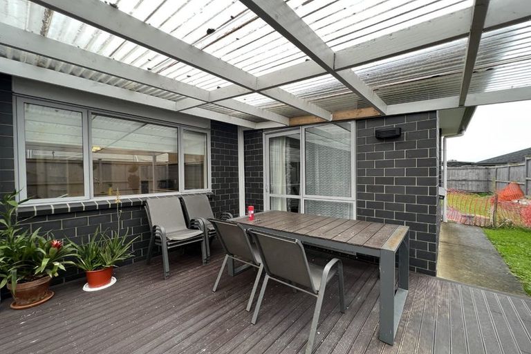 Photo of property in 587 Great South Road, Rosehill, Papakura, 2113