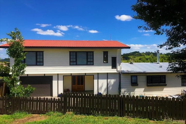 Photo of property in 15 Whaka Street, Maungaturoto, 0520