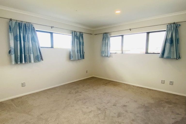 Photo of property in 55 Bordeaux Parade, Te Atatu South, Auckland, 0610