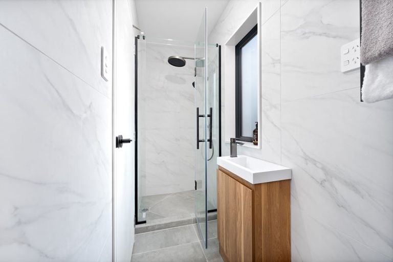 Photo of property in 62d Triangle Road, Massey, Auckland, 0614