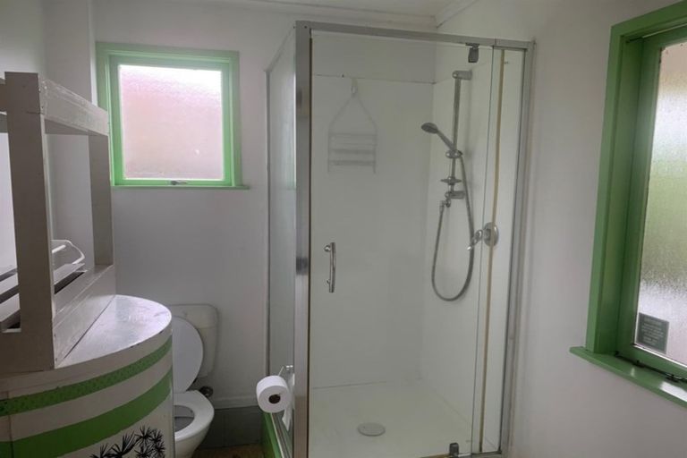 Photo of property in 727 Swanson Road, Swanson, Auckland, 0612