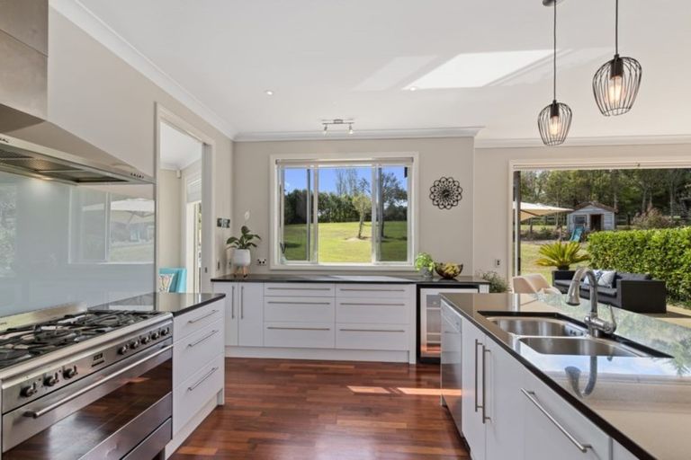 Photo of property in 202 Oraha Road, Kumeu, 0892