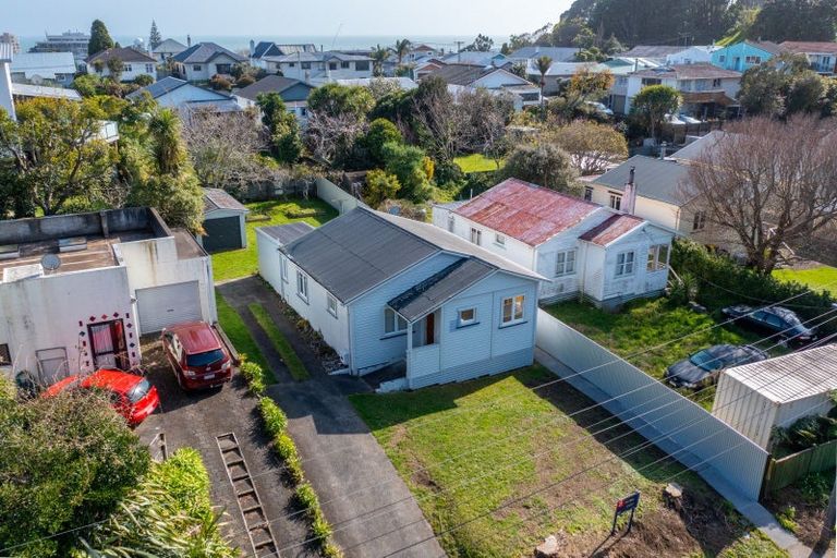 Photo of property in 14 Downe Street, New Plymouth, 4310