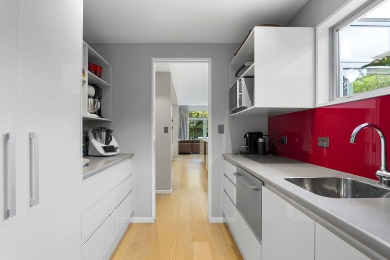 Photo of property in 35 Waiwetu Street, Fendalton, Christchurch, 8052