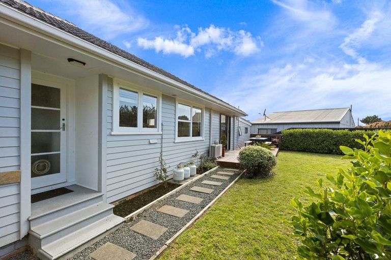 Photo of property in 27 Roby Street, Te Atatu Peninsula, Auckland, 0610