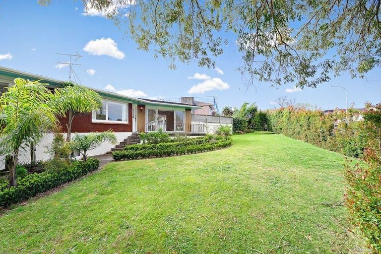 Photo of property in 1 Imatra Place, Sunnyhills, Auckland, 2010