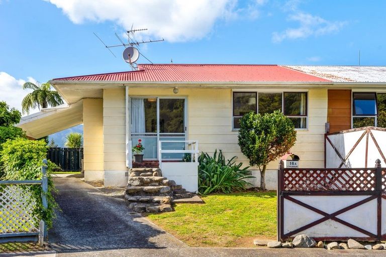 Photo of property in 16a Indiana Grove, Totara Park, Upper Hutt, 5018