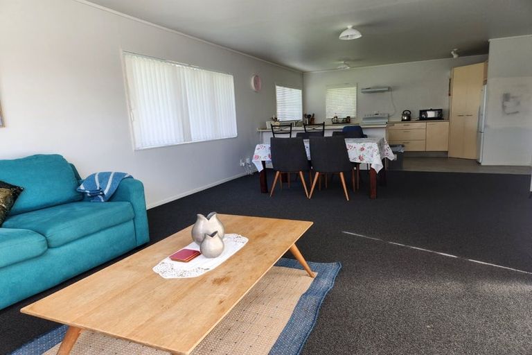 Photo of property in 2/11 Waterfront Road, Mangere Bridge, Auckland, 2022