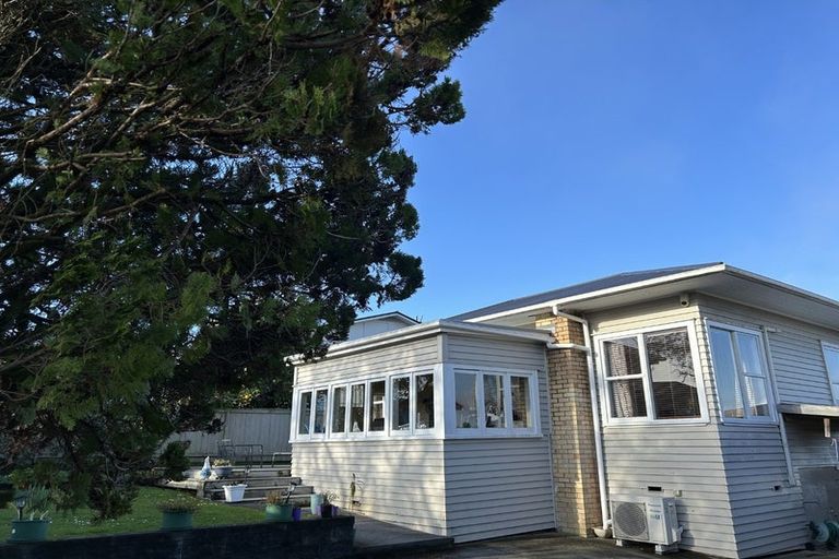 Photo of property in 1/12 Northumberland Avenue, Belmont, Auckland, 0622