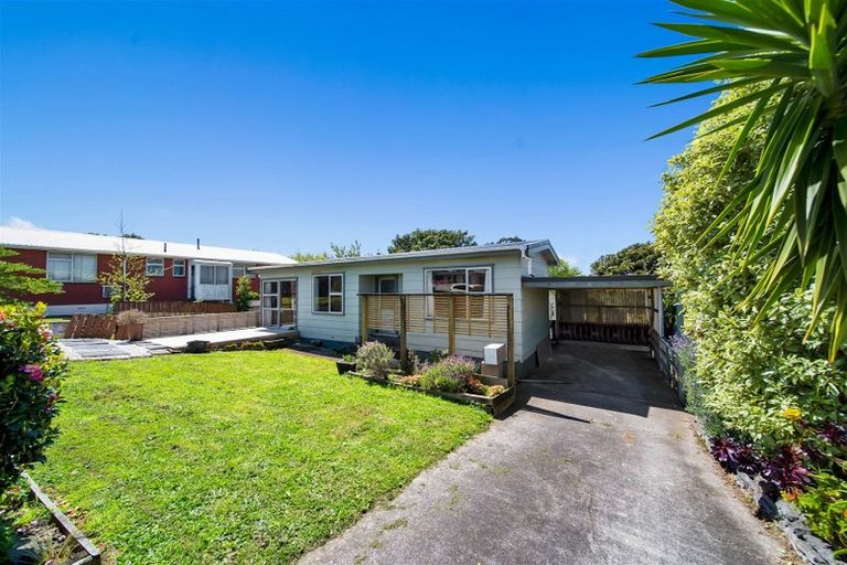 Photo of property in 28 Camellia Avenue, Bell Block, New Plymouth, 4312