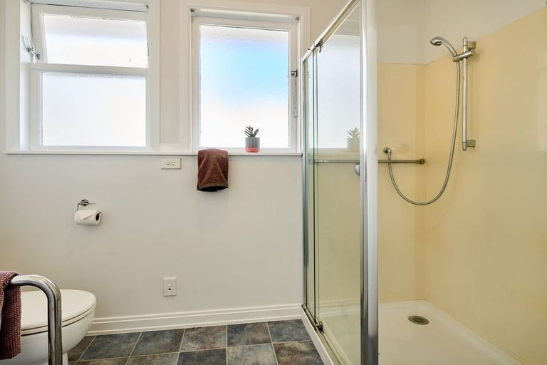 Photo of property in 198 Sievers Grove, Cannons Creek, Porirua, 5024