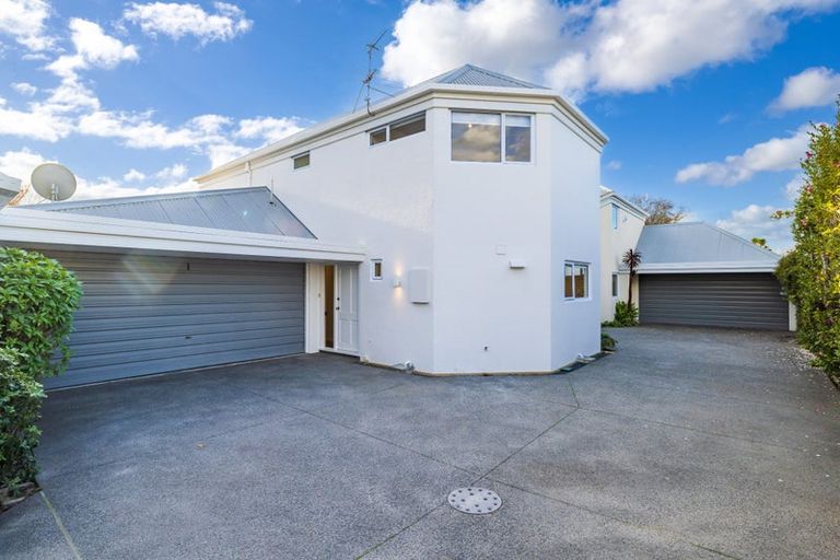 Photo of property in 2/212 Springfield Road, St Albans, Christchurch, 8014