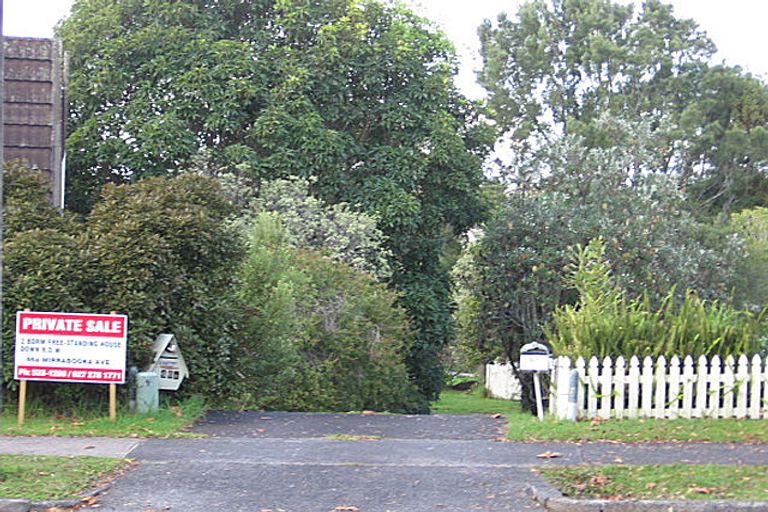 Photo of property in 1/48 Mirrabooka Avenue, Botany Downs, Auckland, 2010