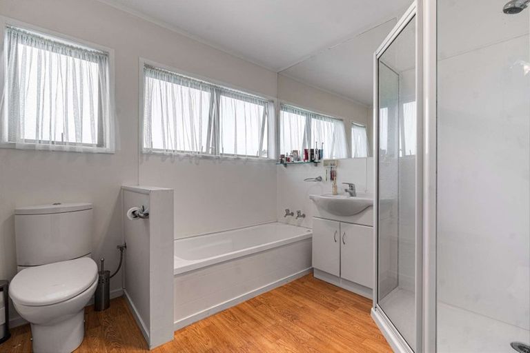 Photo of property in 563 Great South Road, Rosehill, Papakura, 2113