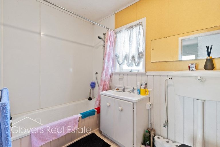 Photo of property in 72 Hepburn Road, Glendene, Auckland, 0602