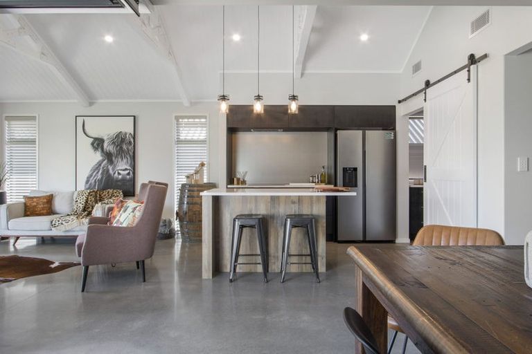 Photo of property in 32 Arran Drive, Aongatete, 3178