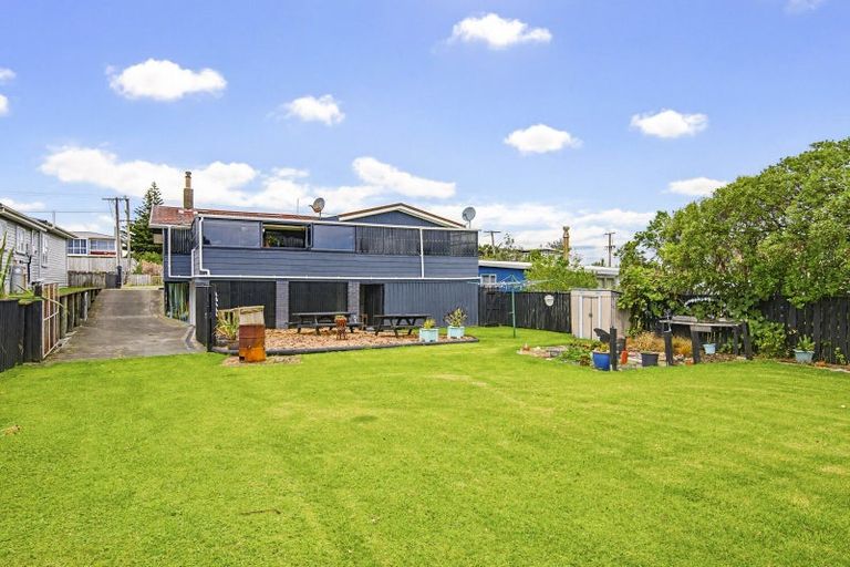 Photo of property in 79 Park Avenue, Waitarere Beach, Levin, 5510