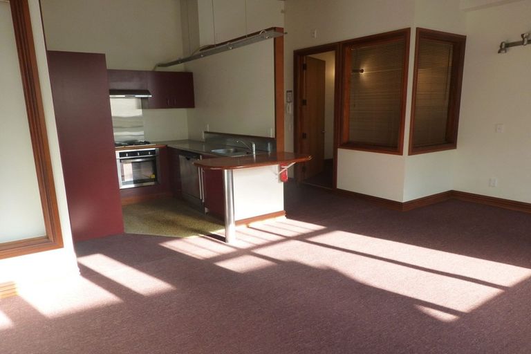 Photo of property in Pirie Street Townhouses, 28/35 Pirie Street, Mount Victoria, Wellington, 6011