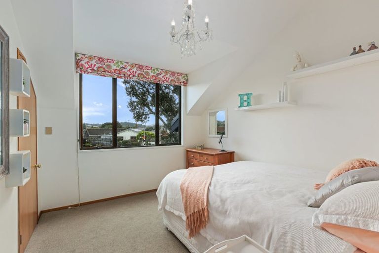 Photo of property in 1 Maygrove Drive, Orewa, 0931