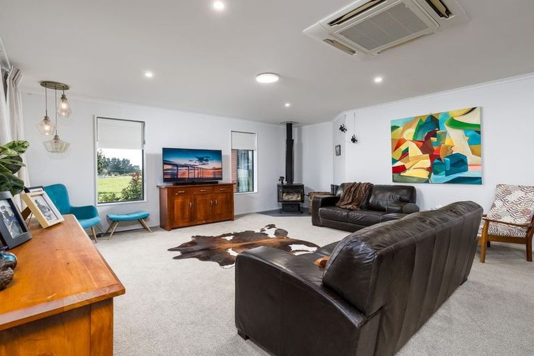 Photo of property in 55 Timaru Road, Waimate, 7924