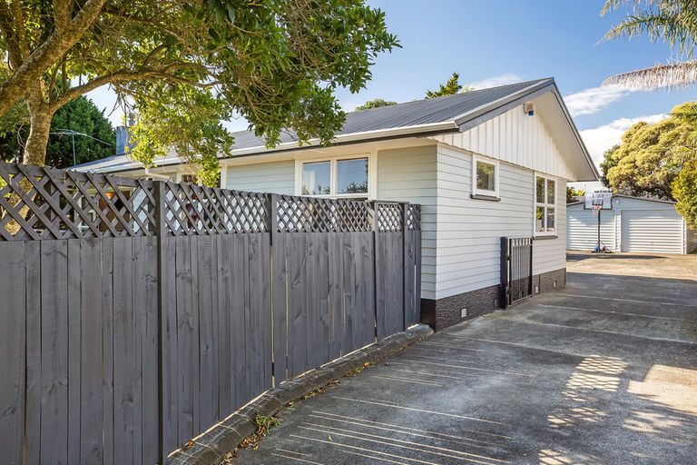 Photo of property in 7 Tampin Road, Hillpark, Auckland, 2102