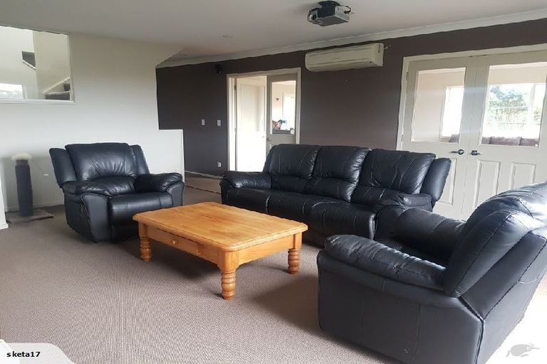 Photo of property in 58 Nicholson Road, Khandallah, Wellington, 6035