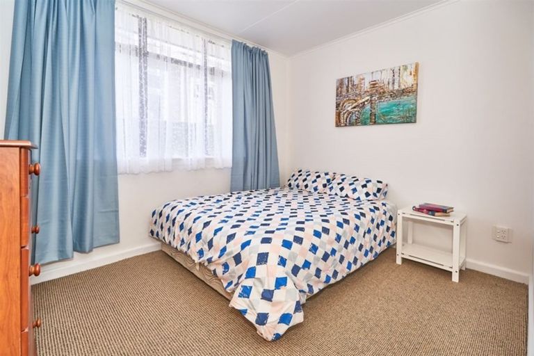 Photo of property in 5 Vernon Avenue, Takaro, Palmerston North, 4412