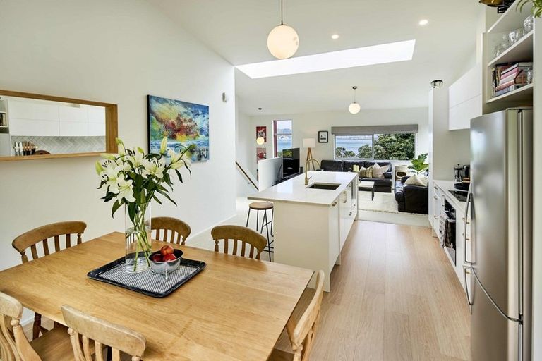 Photo of property in 14/2 Onslow Road, Khandallah, Wellington, 6035