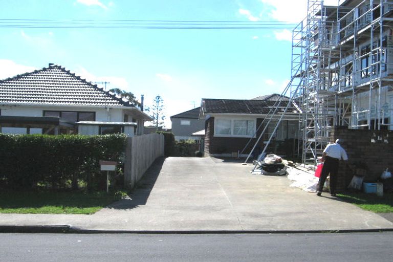 Photo of property in 2/16 Richard Avenue, Bucklands Beach, Auckland, 2014