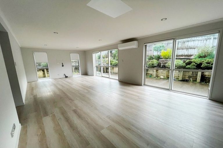 Photo of property in 26 Hornbill Drive, Fairview Heights, Auckland, 0632