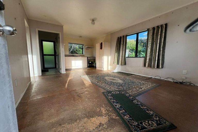 Photo of property in 53 Tiroroa Avenue, Te Atatu South, Auckland, 0610