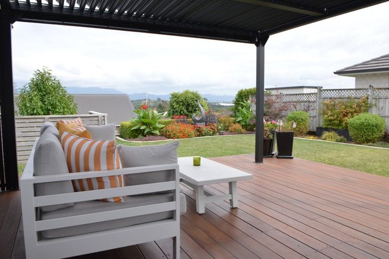 Photo of property in 2 Olive Close, Omokoroa, 3114