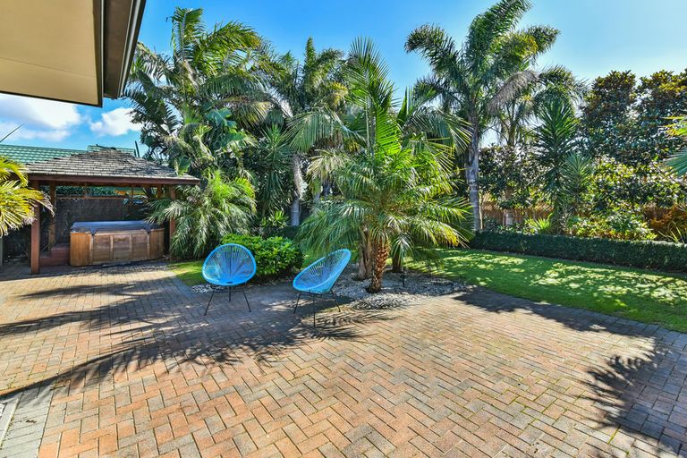 Photo of property in 23 Glenross Drive, Wattle Downs, Auckland, 2103