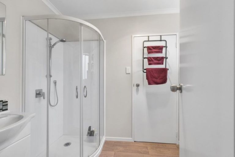 Photo of property in 319a Wellington Road, Wainuiomata, Lower Hutt, 5014