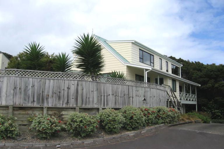 Photo of property in 24 Houston Place, Bayview, Auckland, 0629