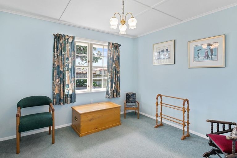 Photo of property in 18 Kirk Street, Otaki, 5512