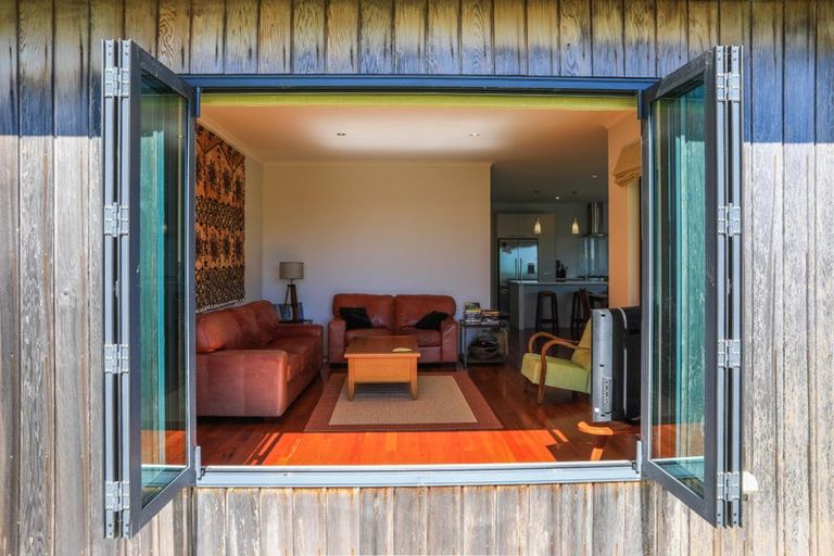 Photo of property in 986 Tuateawa Road, Waikawau, Coromandel, 3584