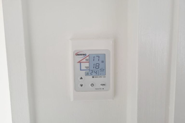 Photo of property in 1/177 Forrest Hill Road, Forrest Hill, Auckland, 0620