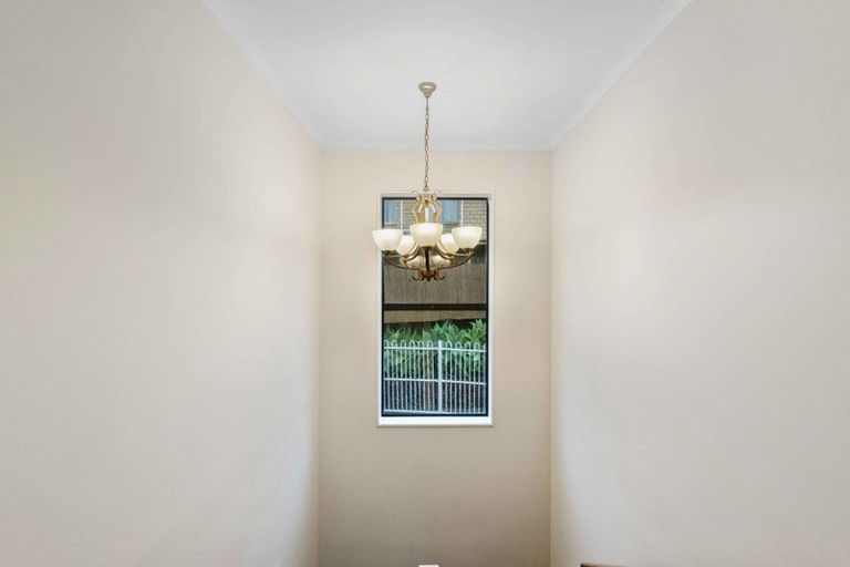 Photo of property in 19 Kereru Rise, Papakura, 2110