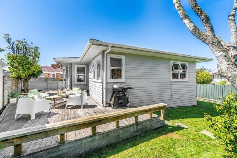 Photo of property in 1/24a Wolsley Avenue, Milford, Auckland, 0620