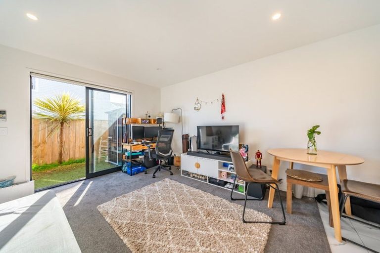 Photo of property in 7/97 Whites Line East, Waiwhetu, Lower Hutt, 5010