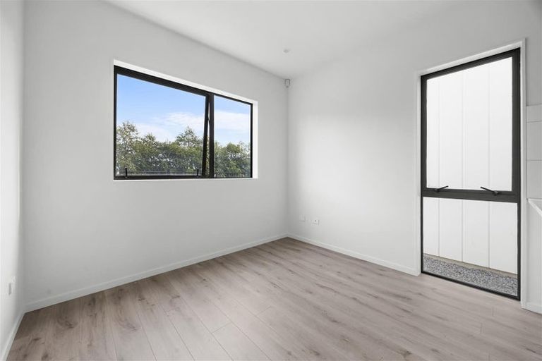 Photo of property in 143 Grove Road, Papakura, 2110