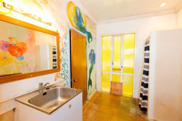 Photo of property in 18 Monowai Road, Johnsonville, Wellington, 6037