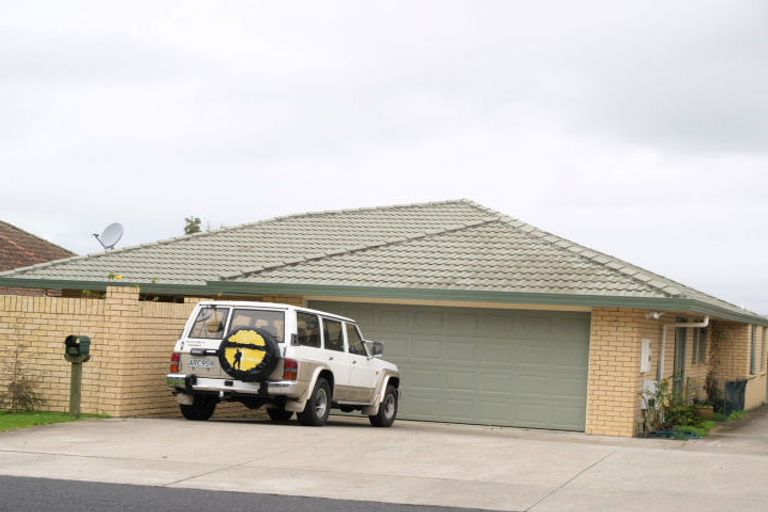 Photo of property in 13a Cockle Bay Road, Cockle Bay, Auckland, 2014