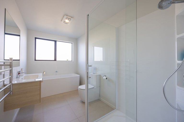 Photo of property in 10 Cleland Close, Wanaka, 9382