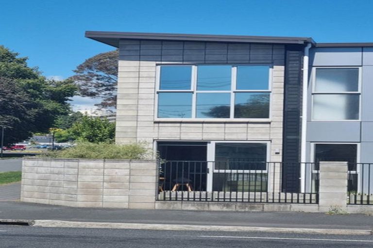 Photo of property in 10/100 Knighton Road, Hillcrest, Hamilton, 3216