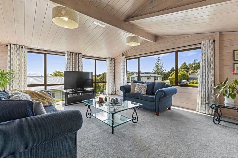 Photo of property in 32 Mcdowell Crescent, Hillcrest, Auckland, 0627